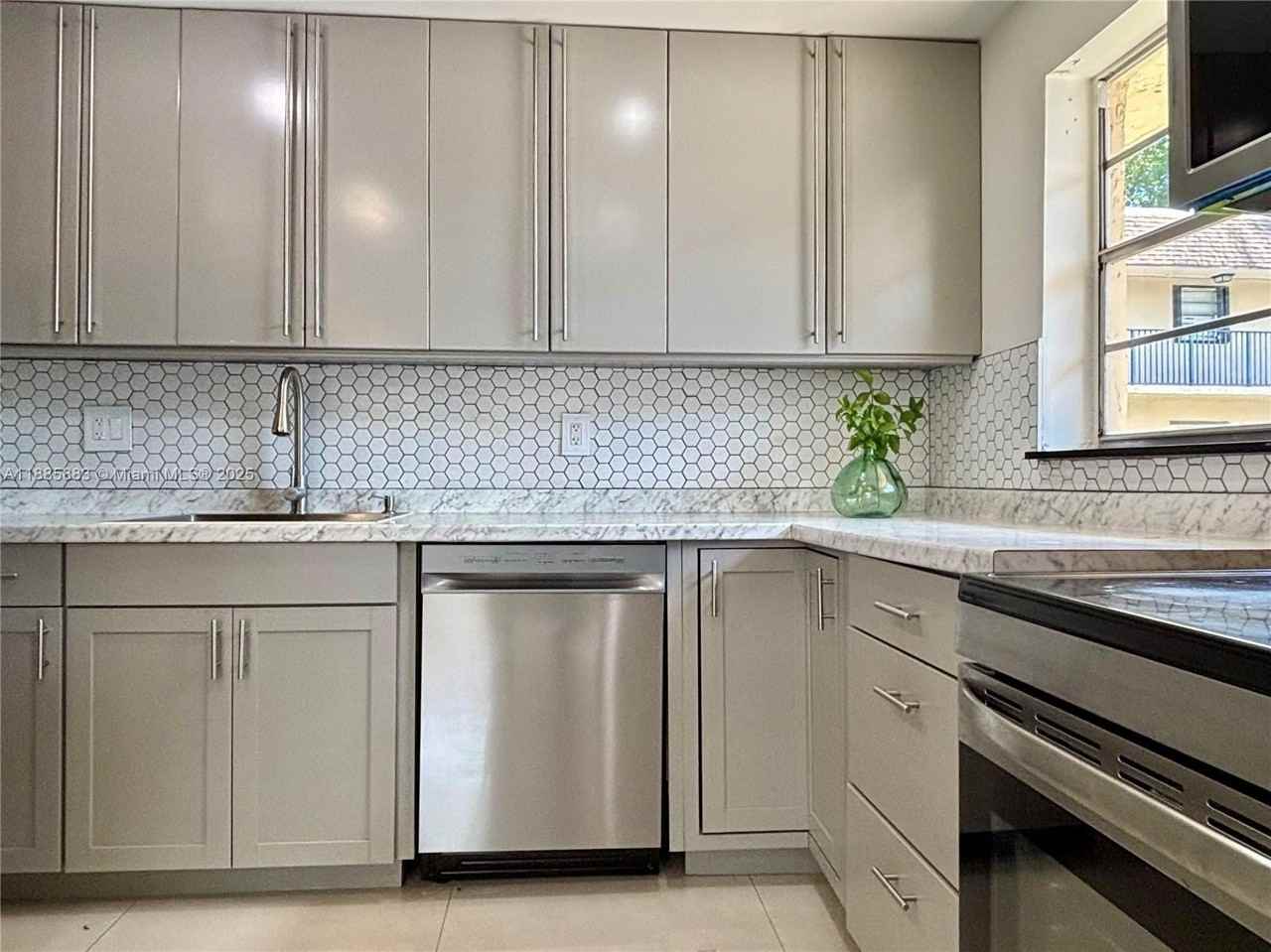 15391 S Dixie Hwy #52 - Photo 4 of 27