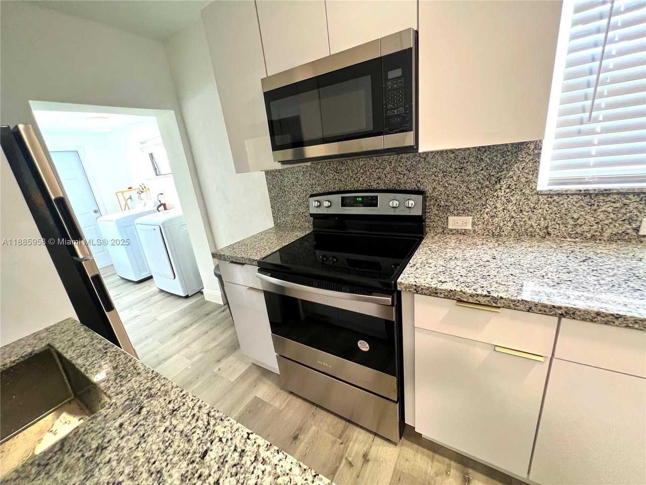 140 Nw 124th St #0 - Photo 5 of 16