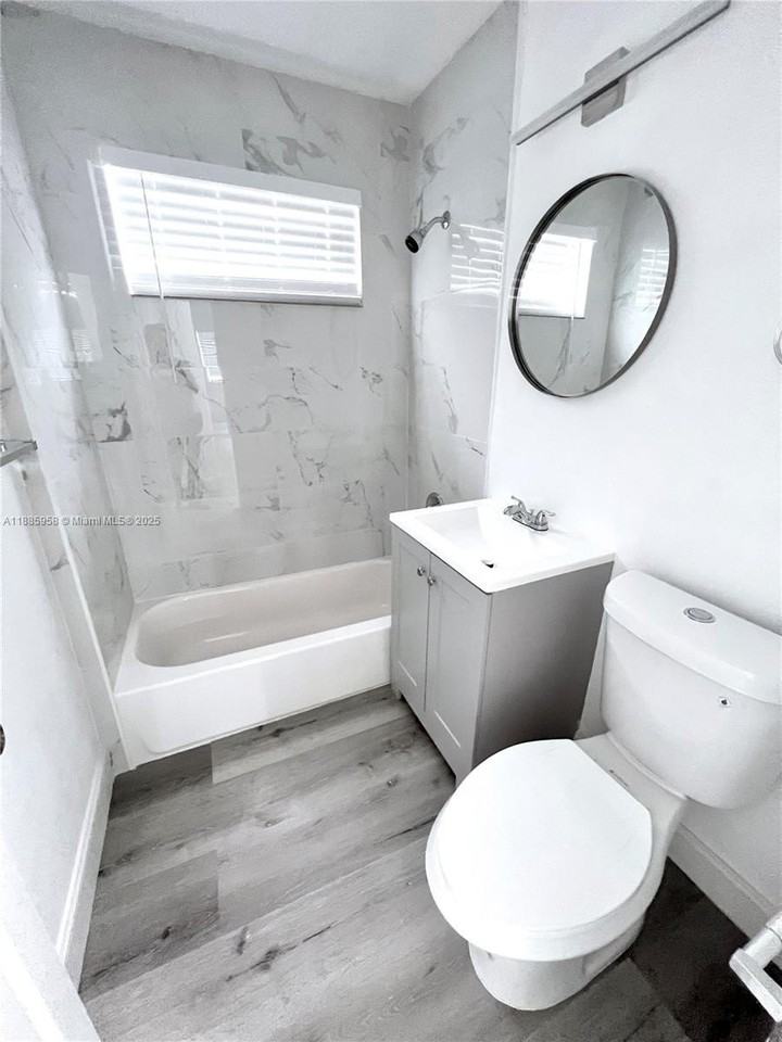 140 Nw 124th St #0 - Photo 6 of 16