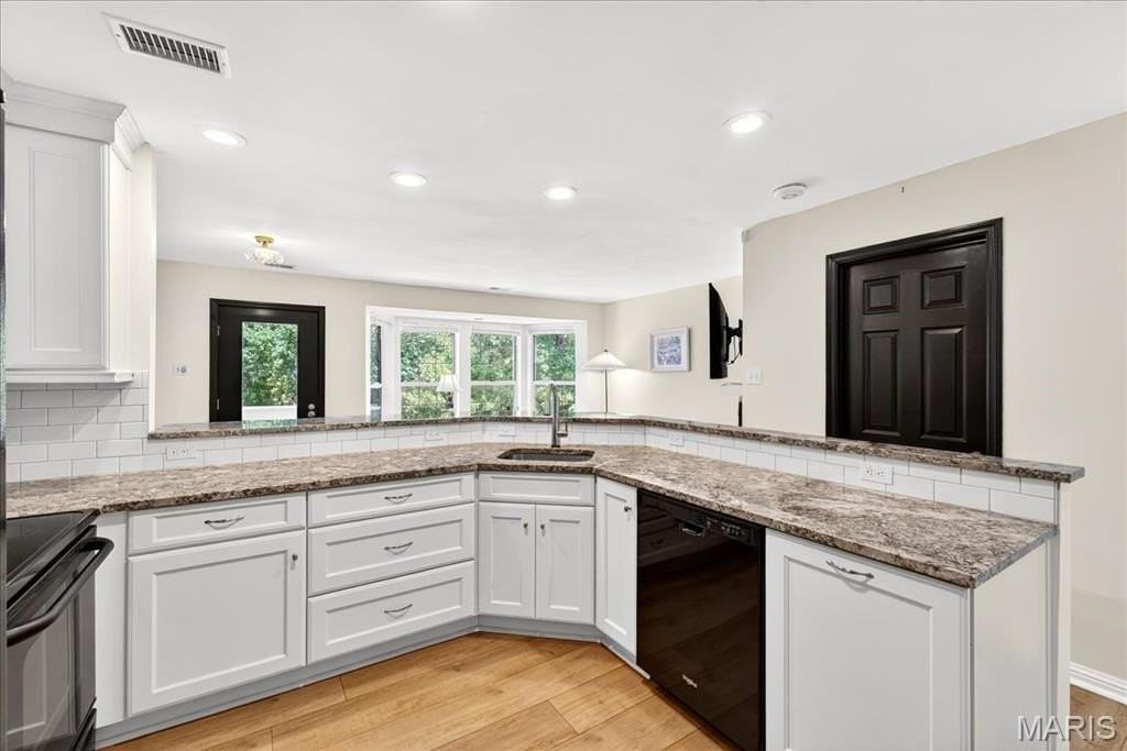 4436 Mcpherson Ave #A - Photo 3 of 32