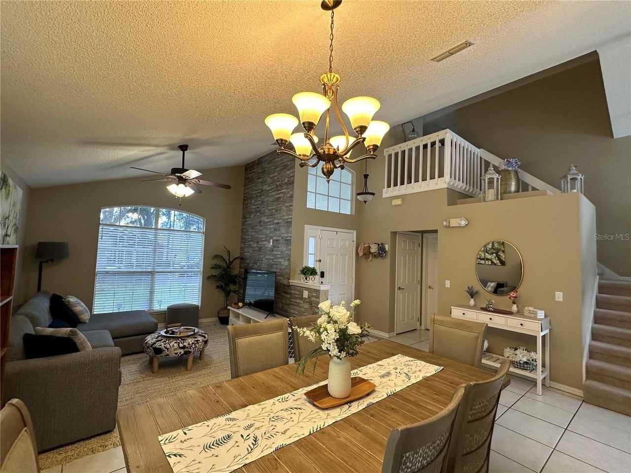 2227 Mallory Cir - Photo 4 of 23