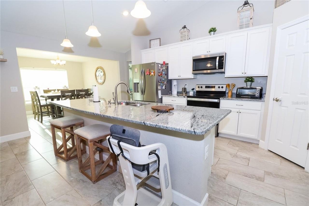 10396 Sw 45th Ave - Photo 7 of 18