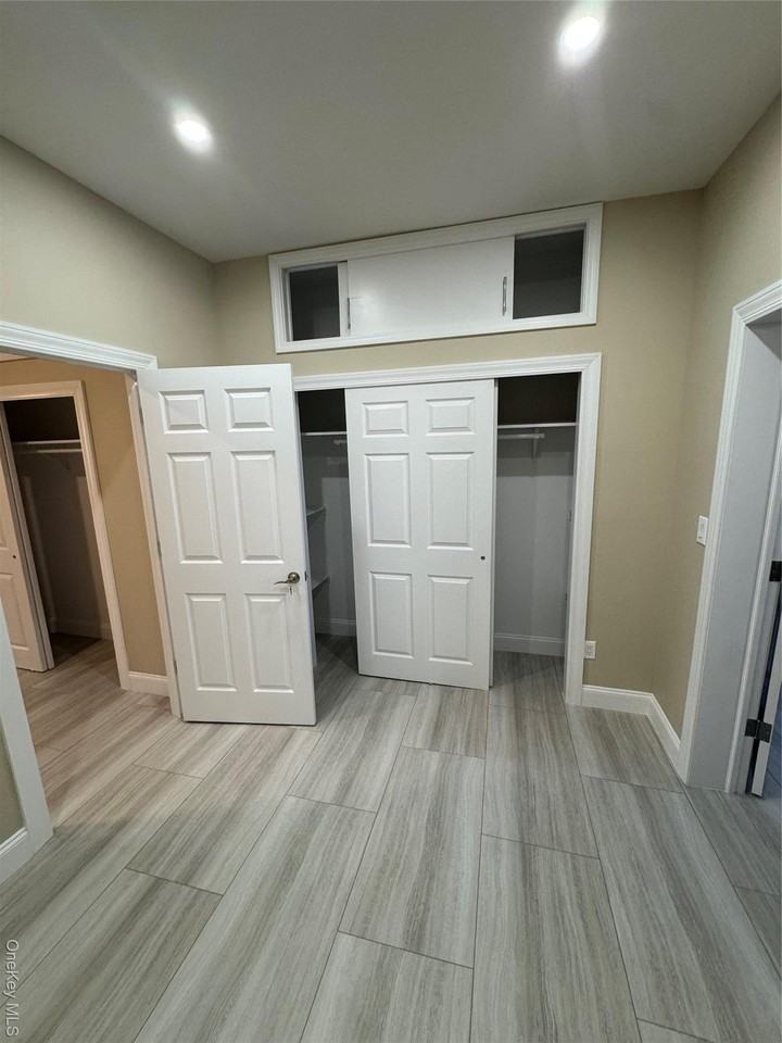 5942 Grove St - Photo 3 of 12