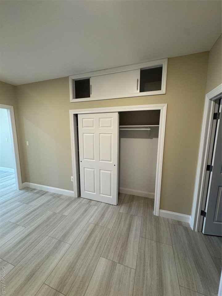 5942 Grove St - Photo 4 of 12