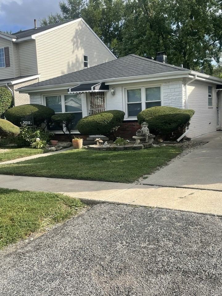 3011 140th Pl - Photo 2 of 21