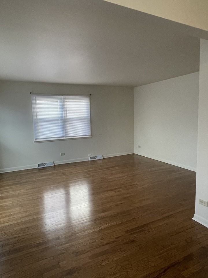 3011 140th Pl - Photo 5 of 21