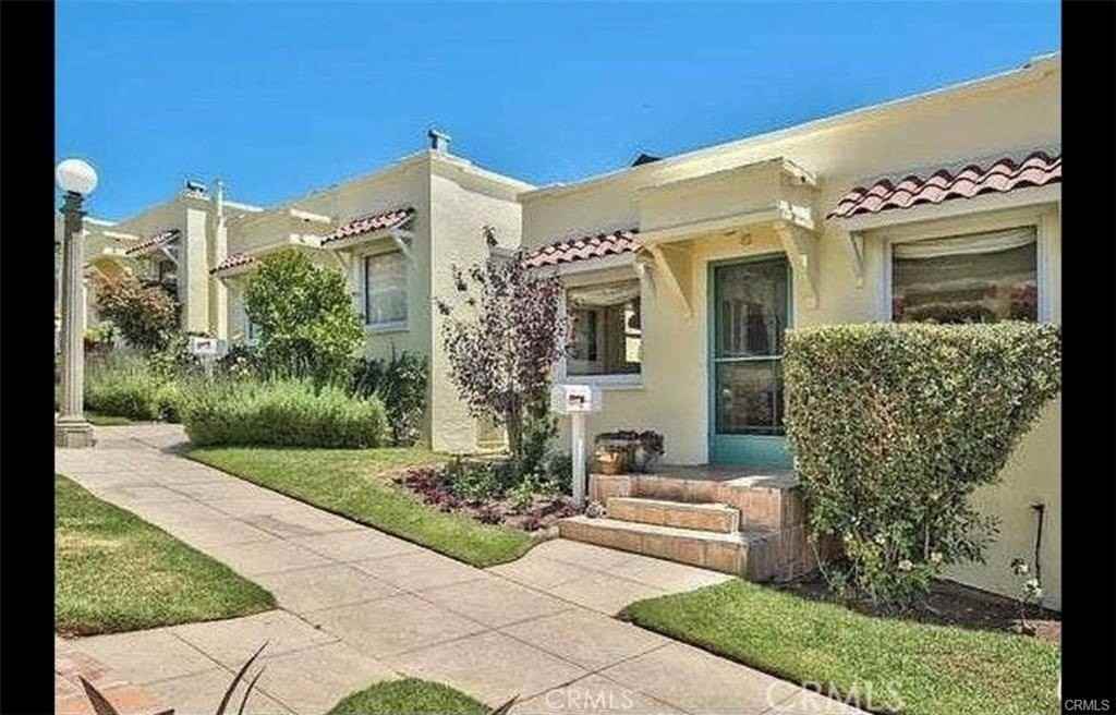 2411 3rd St #K - Photo 2 of 18