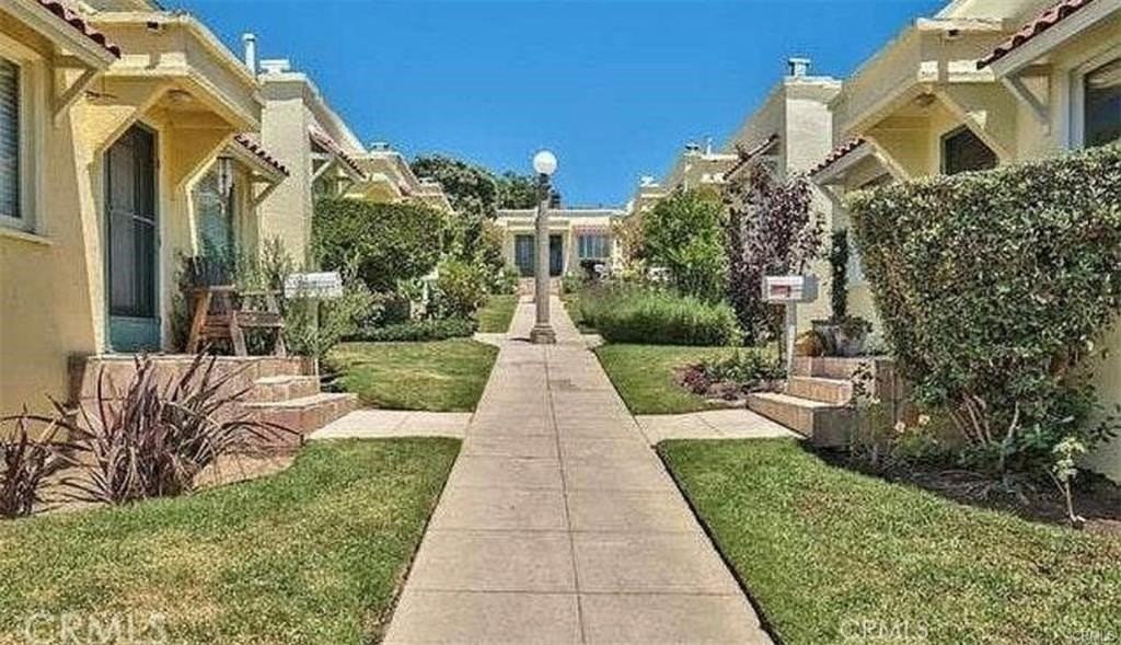 2411 3rd St #K - Photo 3 of 18