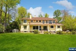 featured image of 214 Durie Ave