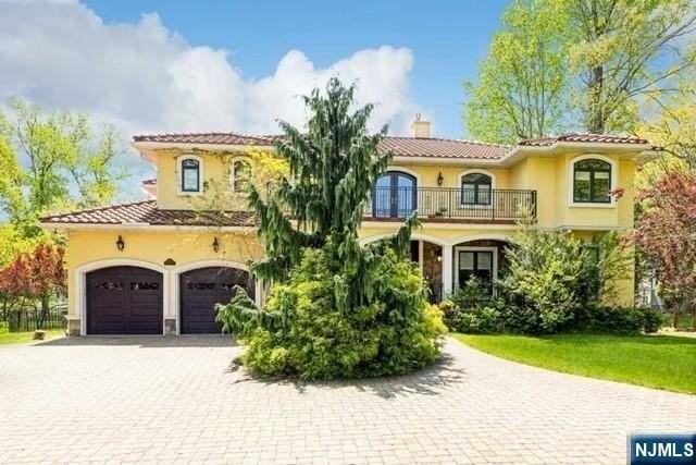 214 Durie Ave - Photo 3 of 48