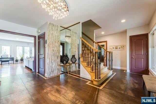 214 Durie Ave - Photo 5 of 48