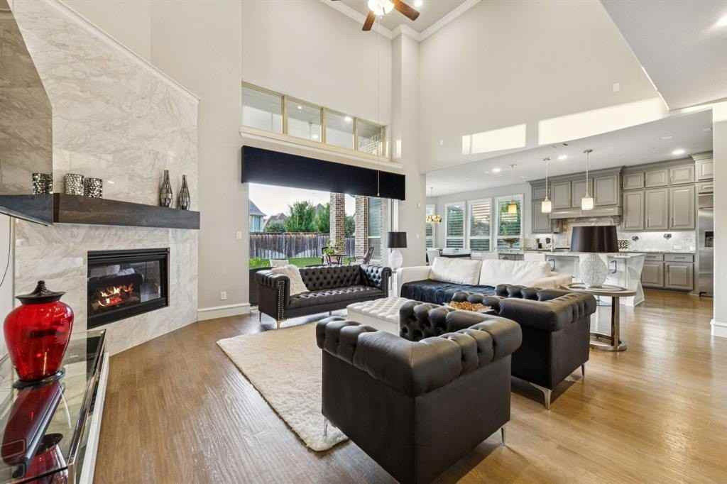 920 Rhone Ln - Photo 3 of 40