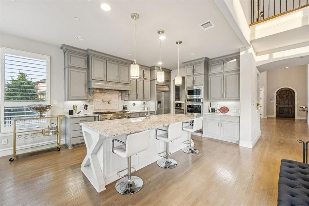 920 Rhone Ln - Photo 5 of 40