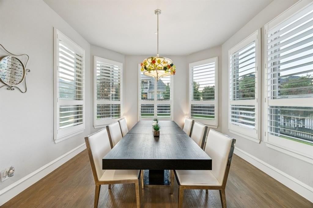 920 Rhone Ln - Photo 7 of 40