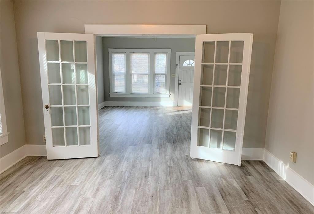 520 East Day Street - Photo 3 of 10