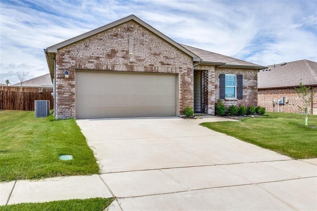 825 Cherry Blossom St - Photo 3 of 25