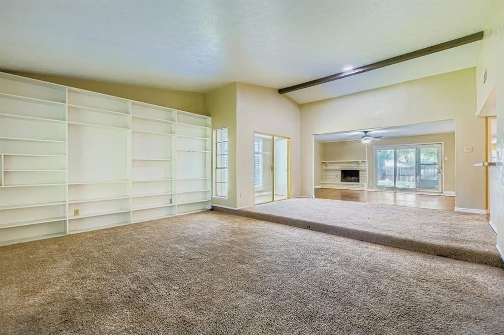 11026 Mccree Rd - Photo 4 of 32