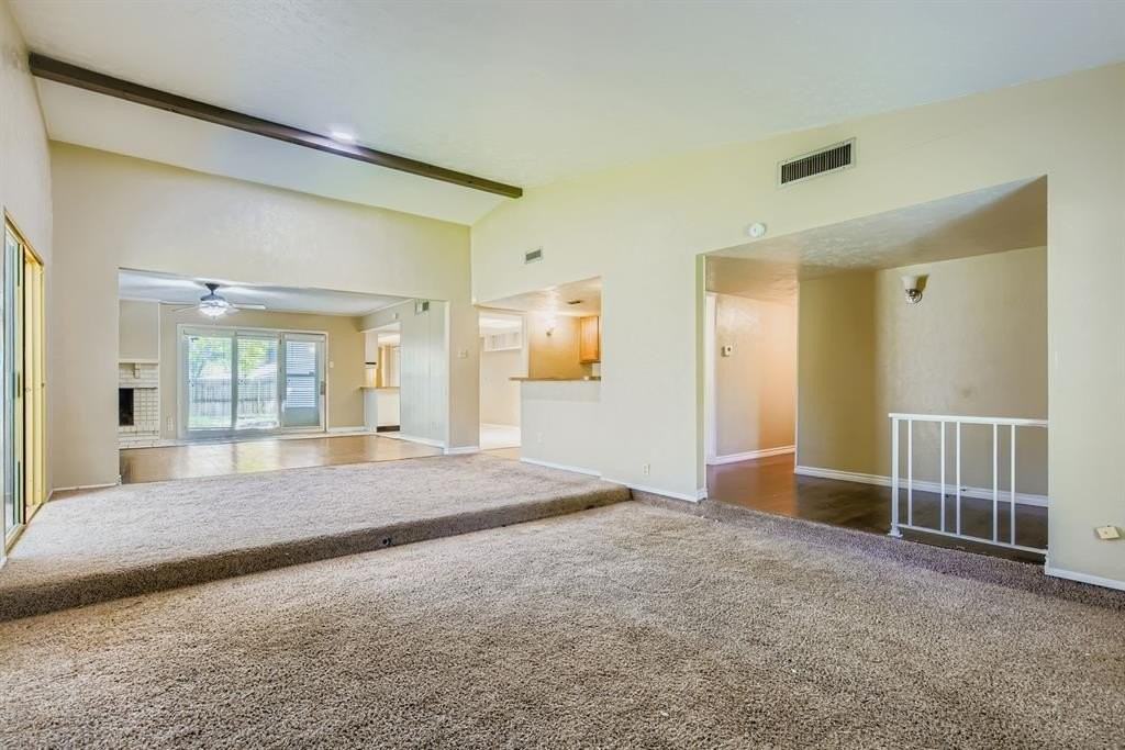 11026 Mccree Rd - Photo 5 of 32