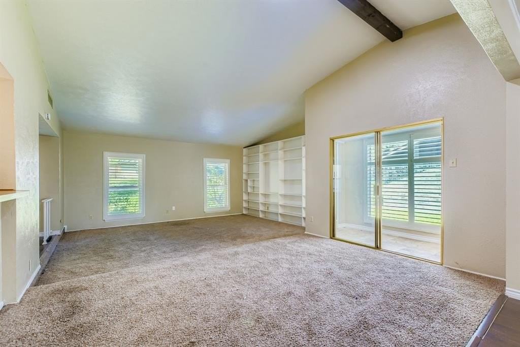 11026 Mccree Rd - Photo 6 of 32