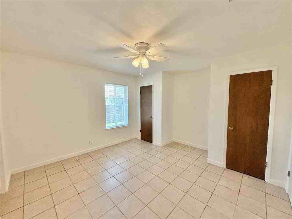 4925 Geddes Avenue - Photo 7 of 21