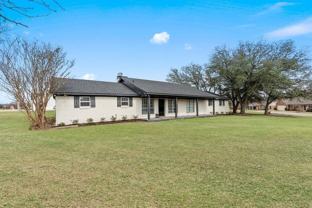 205 Westshore Dr - Photo 1 of 1