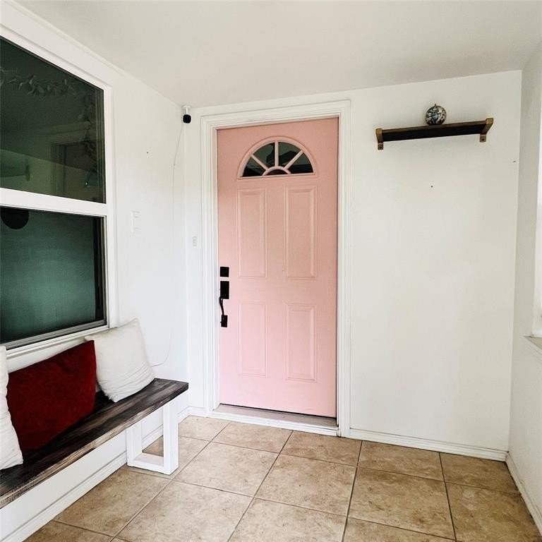 2441 Falls Dr - Photo 3 of 17