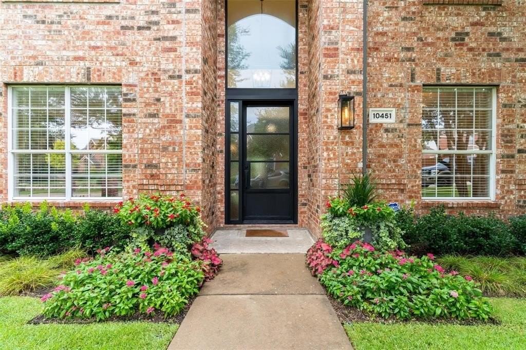 10451 Enchanted Meadow Dr - Photo 2 of 35