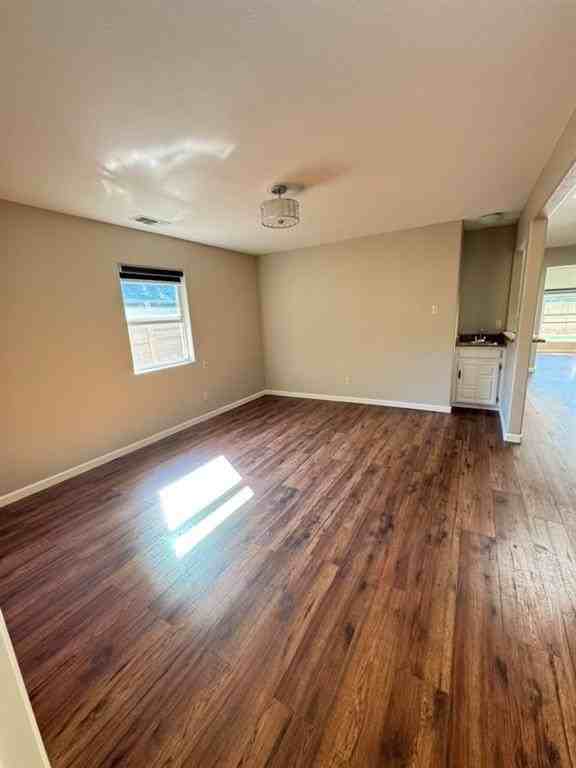 1922 Kensington Dr - Photo 5 of 39