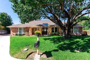 1604 Berkeley Ct - Photo 1 of 1