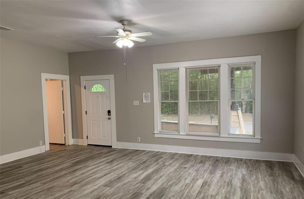 815 S Willow St - Photo 2 of 11