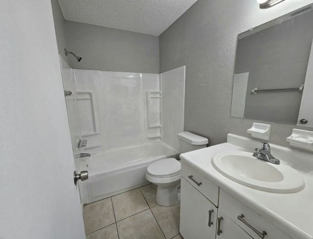 3035 66th Ave N #E1 - Photo 4 of 4