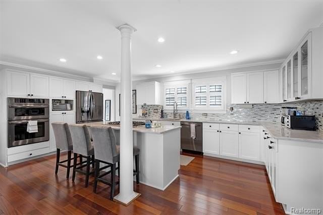 691 Wallace St - Photo 5 of 33