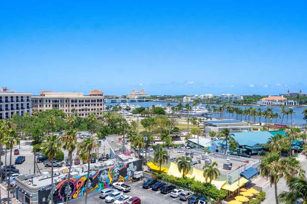 201 S Narcissus Ave #605 - Photo 6 of 33