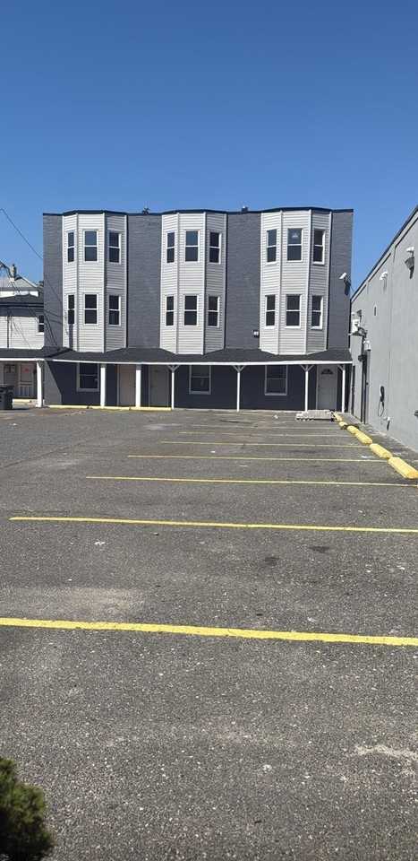 2417 Pacific Ave - Photo 2 of 27