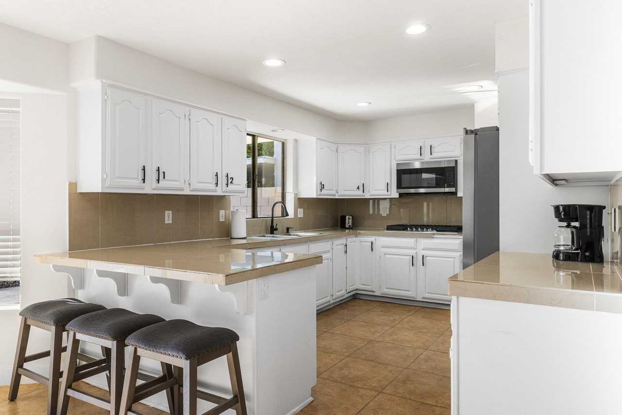 Avenida La Vista - Photo 7 of 15