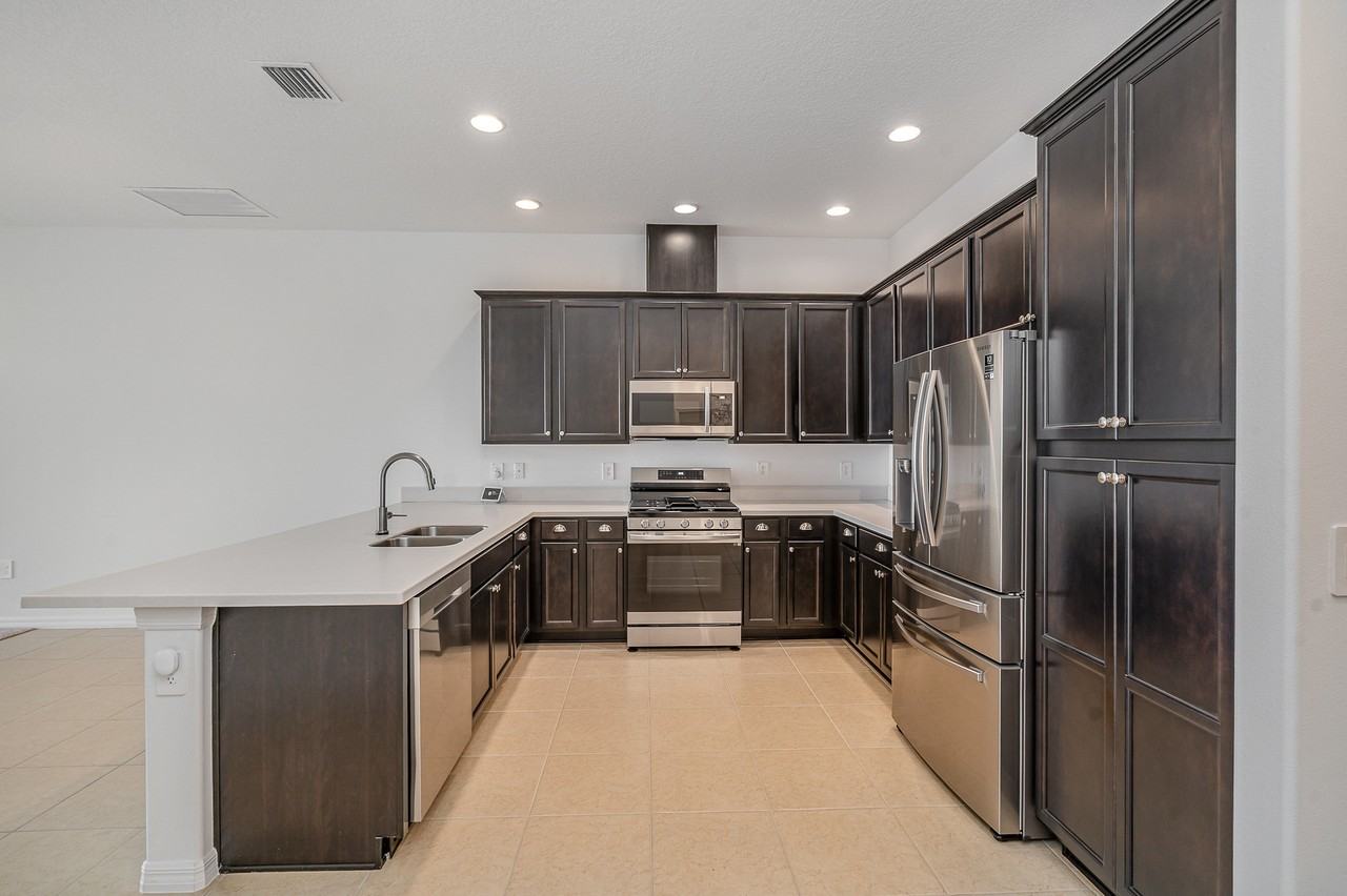 2688 Avalonia Dr - Photo 6 of 33