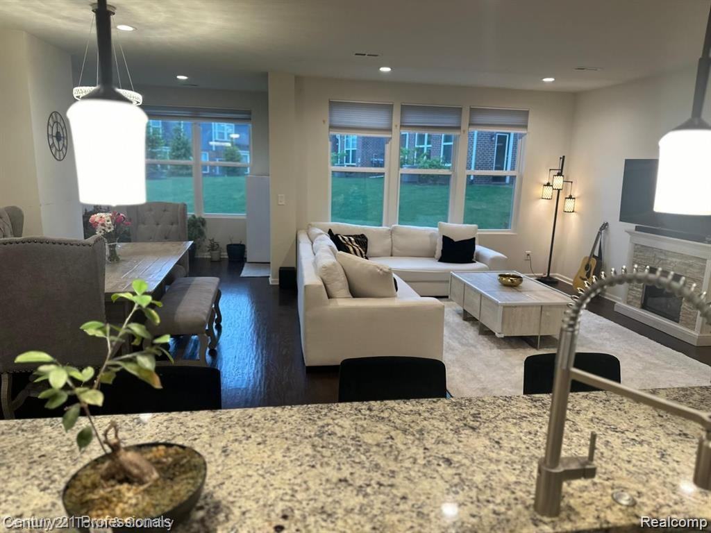 43637 Prospect - Photo 7 of 13