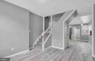 407 Powell St - Photo 1 of 1