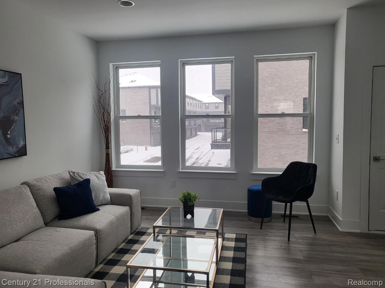 2917 Summers Pl - Photo 3 of 11