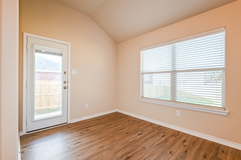 12817 Purdue Dr - Photo 5 of 16