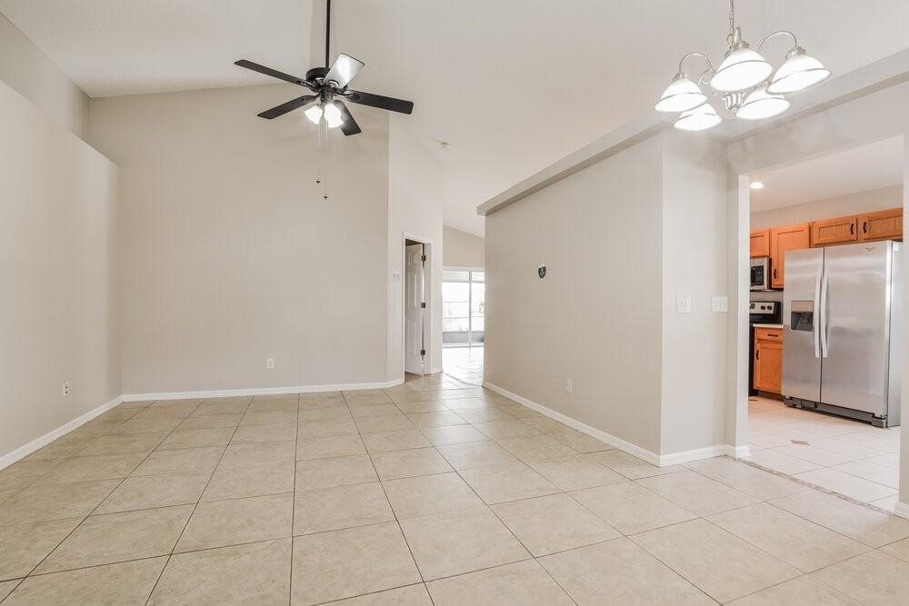 1319 Acorn Cir - Photo 5 of 16
