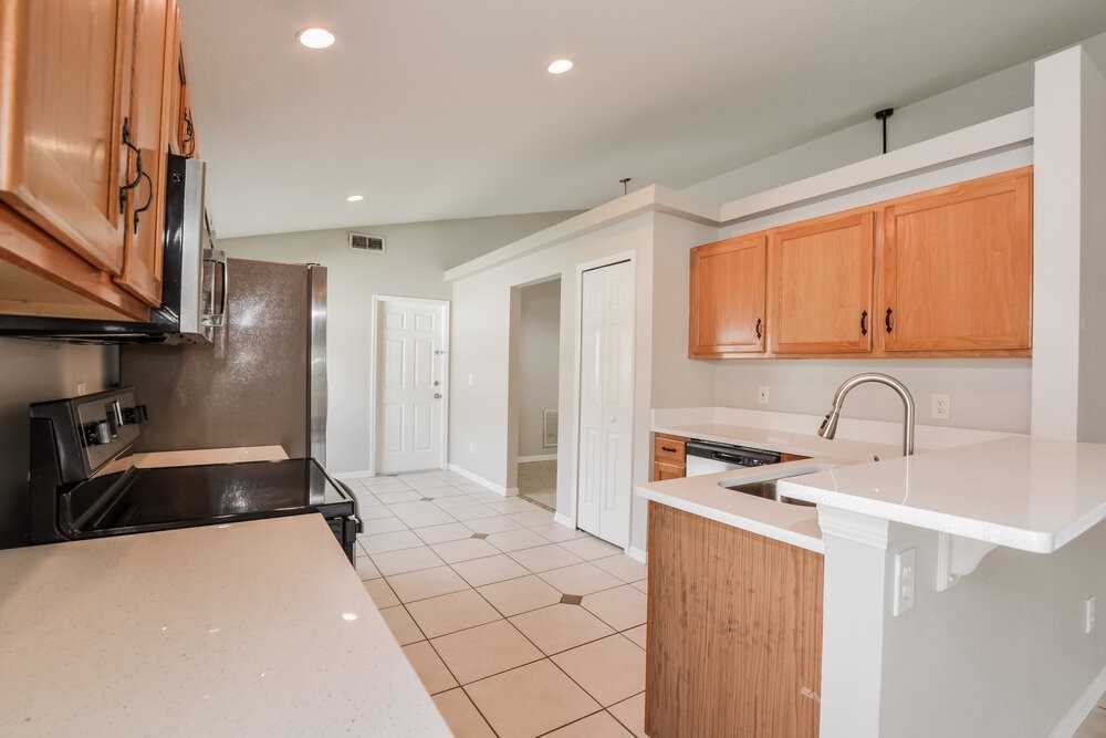 1319 Acorn Cir - Photo 7 of 16