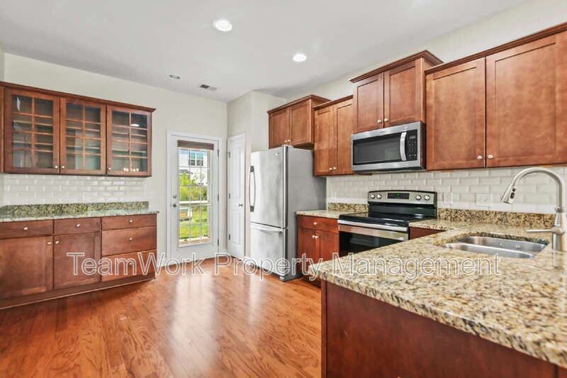 143 Kirkland St - Photo 6 of 30