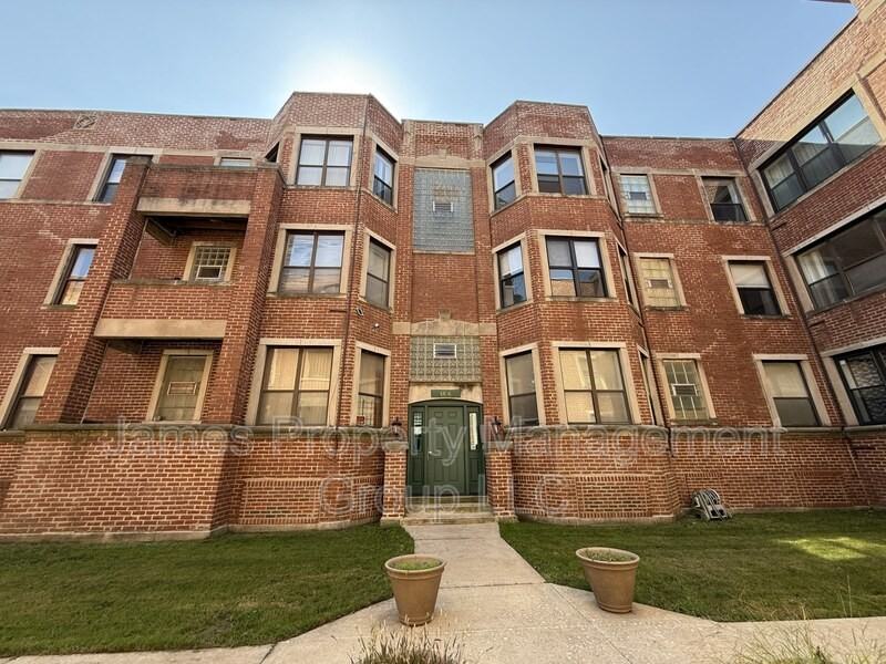 6106 S Dorchester Ave - Photo 2 of 8