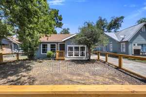 featured image of 915 Canton