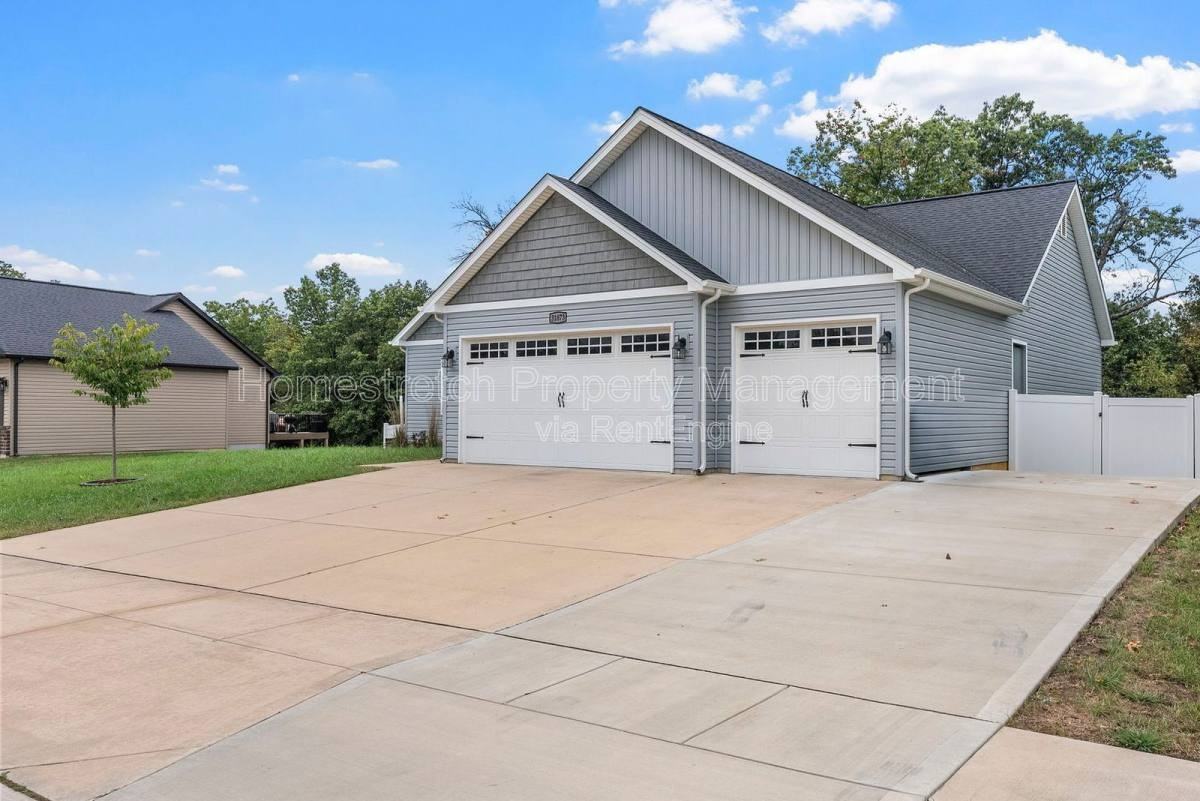 31873 Tea Olive Dr - Photo 3 of 10