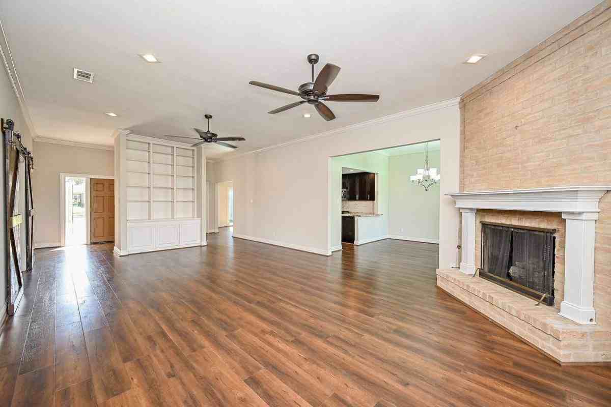414 Fox Briar Ln - Photo 3 of 10