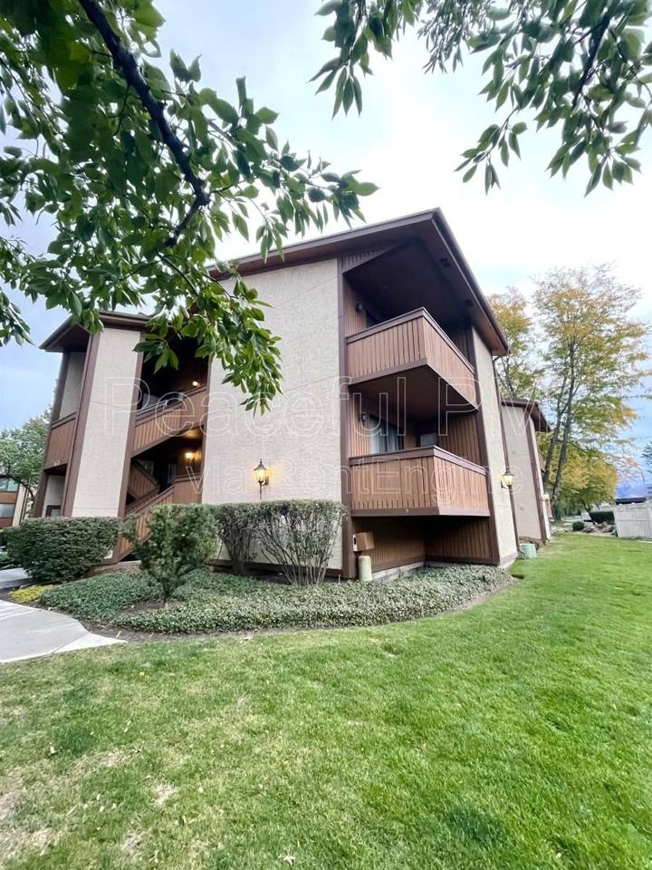 6878 S Countrywoods Cir #2F - Photo 3 of 10