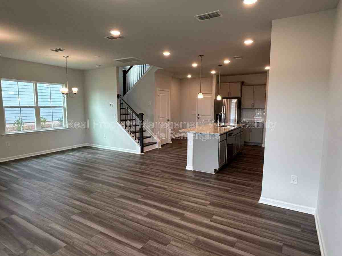 381 Fosterton Cottage Way - Photo 3 of 10