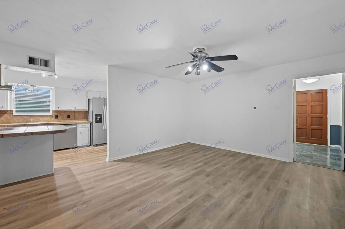 705 Scottsdale Dr - Photo 4 of 10